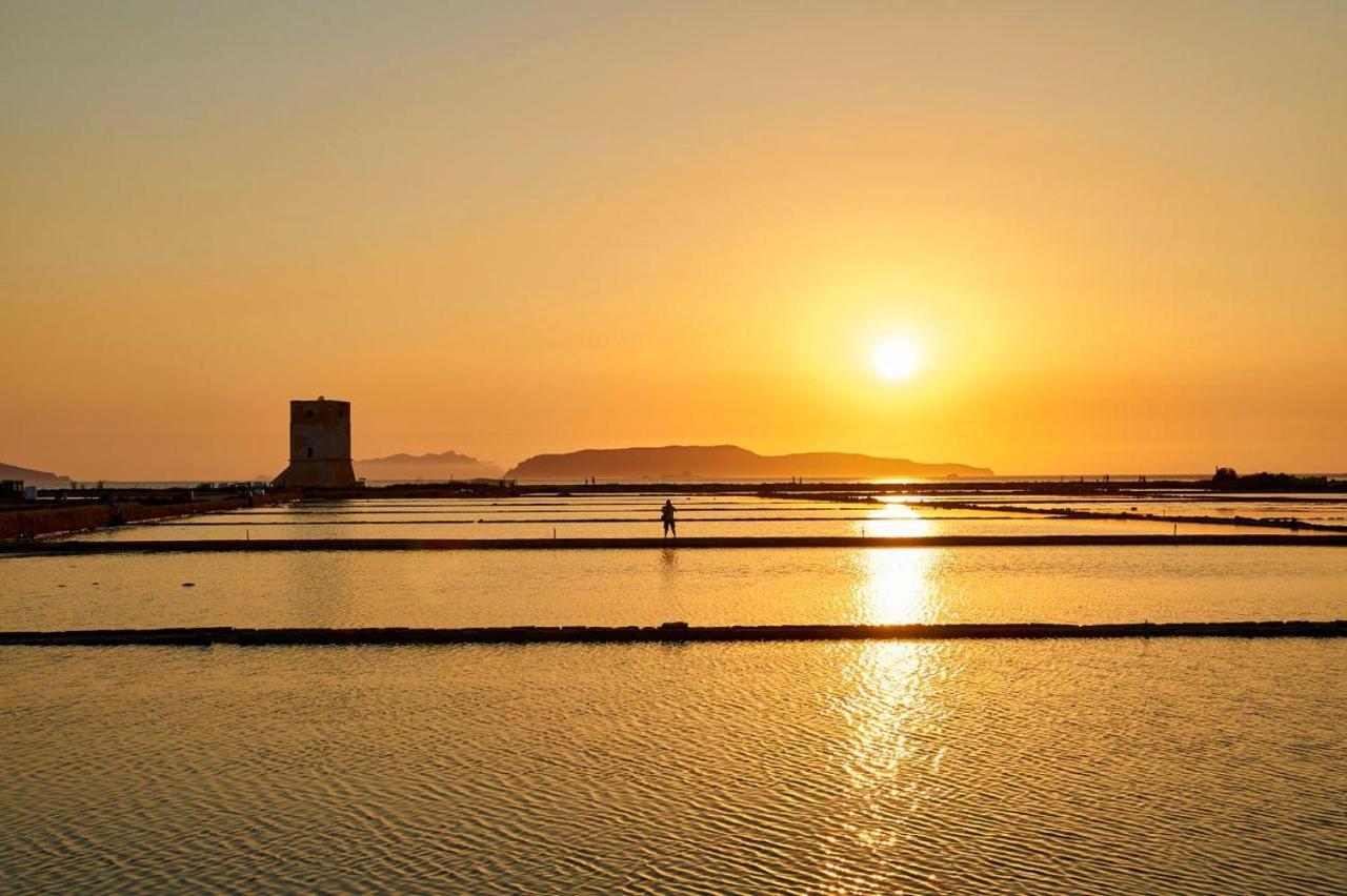 Casolare Nelle Saline Panzió Torre Nubia Kültér fotó