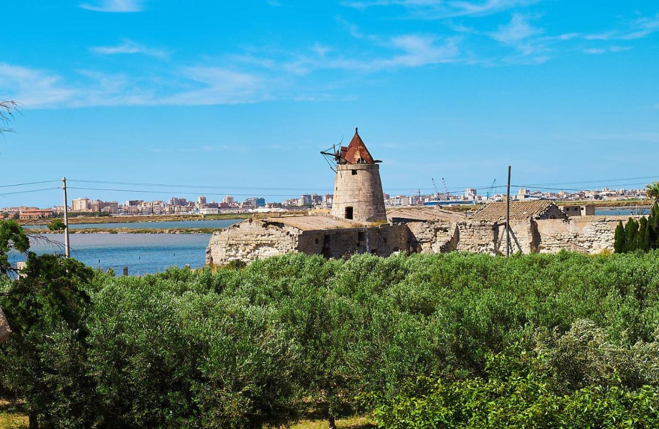 Casolare Nelle Saline Panzió Torre Nubia Kültér fotó