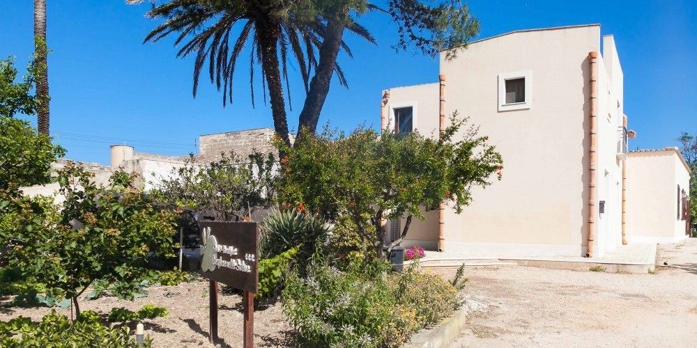 Casolare Nelle Saline Panzió Torre Nubia Kültér fotó
